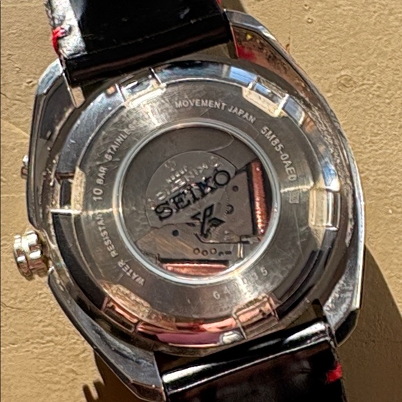 Seiko Black and Red GMT Men's Watch - Picture 5 of 5